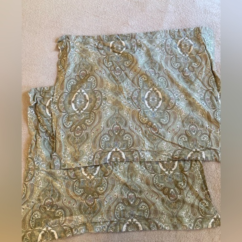2 Lauren Ralph Lauren Pillow Shams COLCHESTER MEDALLIONS Green, White, B…